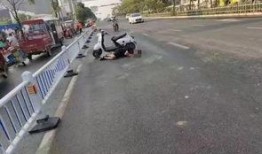 南宁非动车道爆料案件最新,惊曝违规停车引发连环事故，真相令人咋舌
